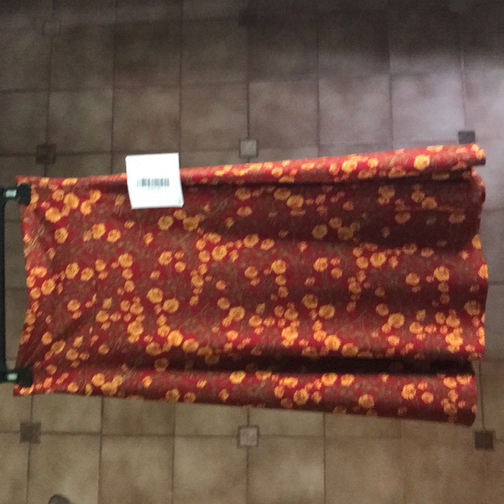 Lula roe skirt